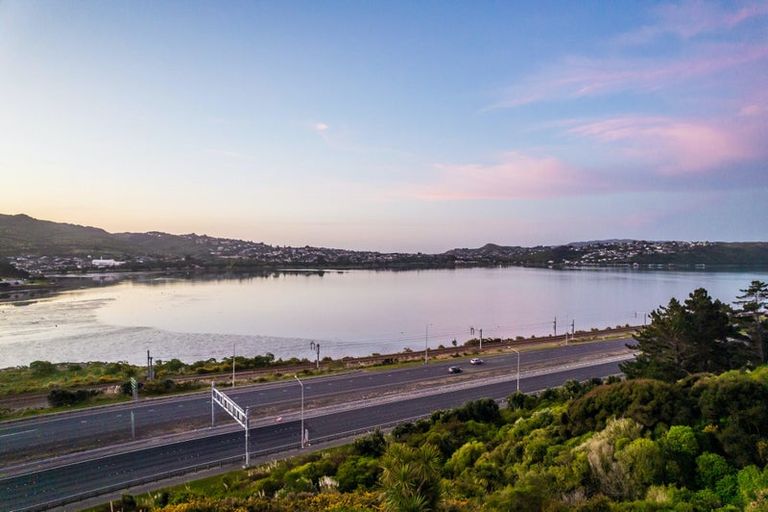 Photo of property in 15 Sue Dow Lane, Aotea, Porirua, 5024