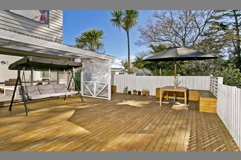 Photo of property in 67a Rosedale Road, Pinehill, Auckland, 0632