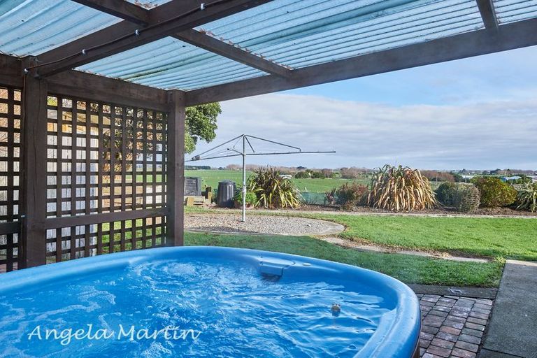 Photo of property in 39 Tokomaru Road, Tokomaru, Palmerston North, 4474