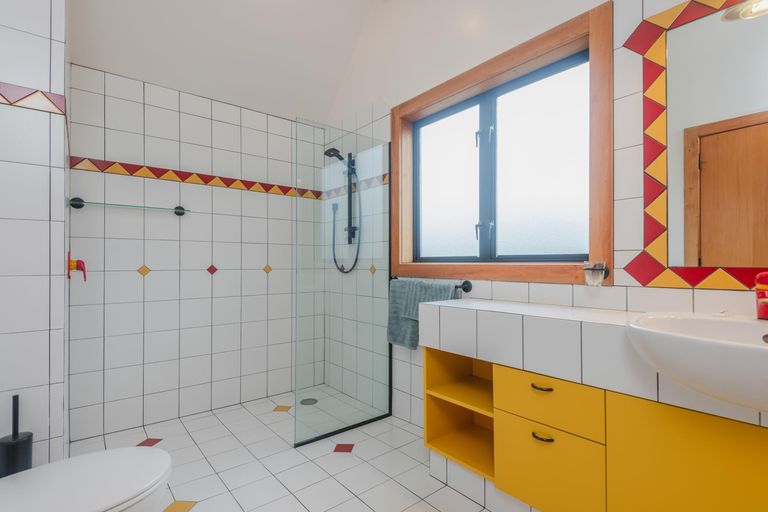 Photo of property in 18 Durham Crescent, Palmerston North, 4414