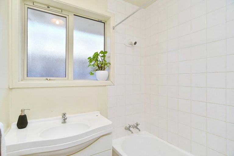 Photo of property in 60 Wingate Street, Redwood, Christchurch, 8051