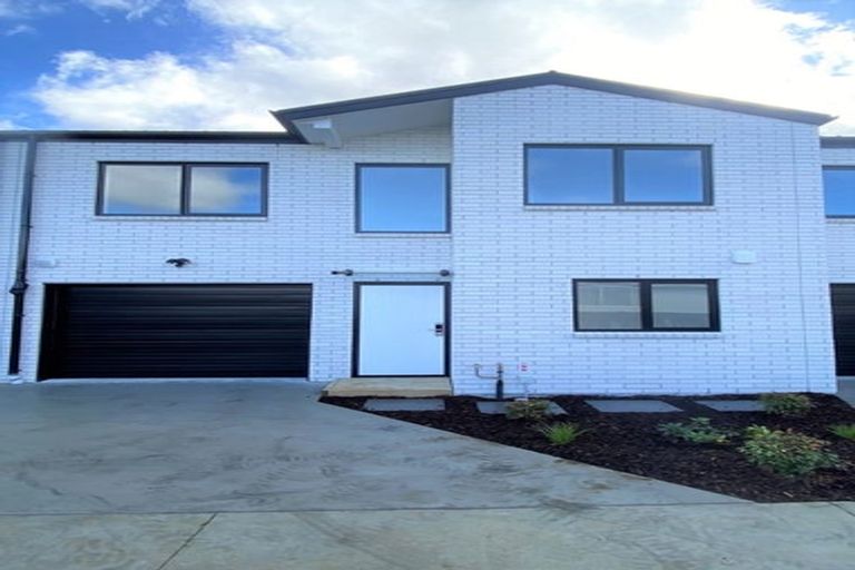 Photo of property in 2/23 View Road, Papakura, 2110