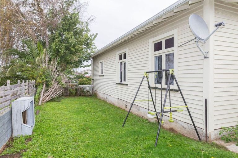 Photo of property in 9 Alma Street, Dannevirke, 4930