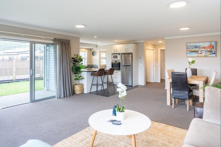 Photo of property in 55 Waipunahau Road, Waikanae, 5036