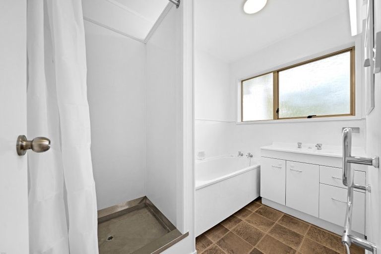 Photo of property in 1/132 Hutchinsons Road, Bucklands Beach, Auckland, 2014