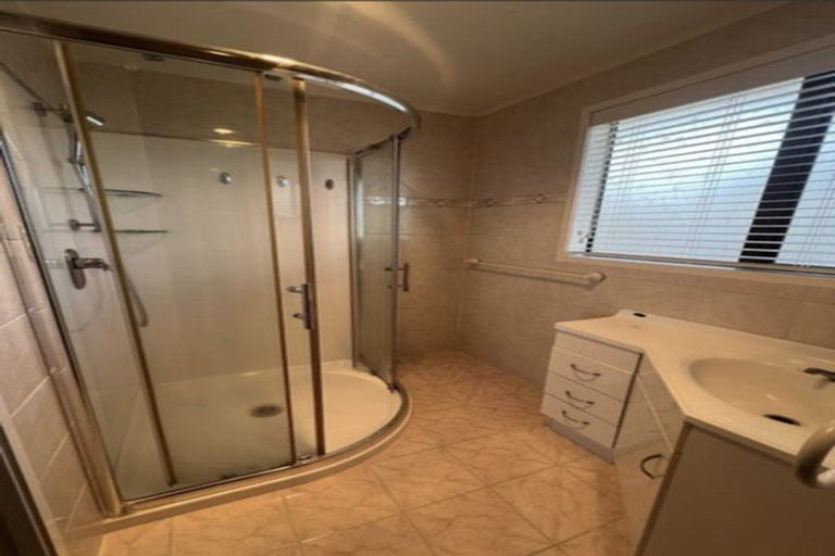 Photo of property in 18 Deodar Place, Totara Heights, Auckland, 2105