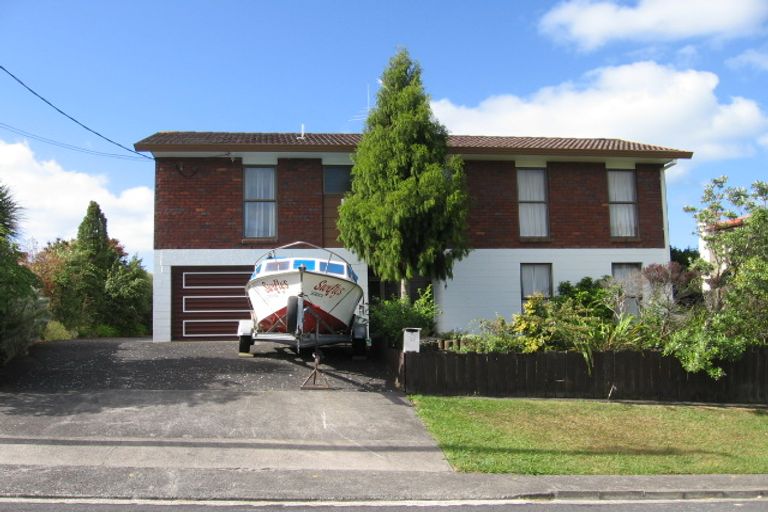 Photo of property in 1/27 Bevyn Street, Castor Bay, Auckland, 0620