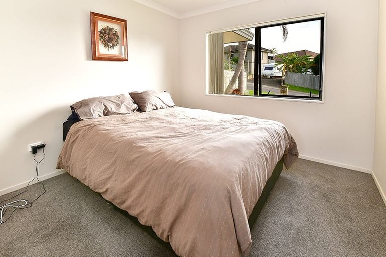 Photo of property in 1 Empressa Heights, Helensville, 0800