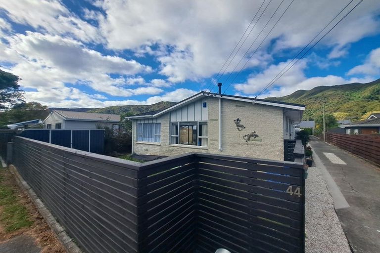 Photo of property in 44a Bauchop Road, Waterloo, Lower Hutt, 5011