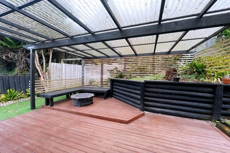 Photo of property in 25 Calman Place, Chatswood, Auckland, 0626