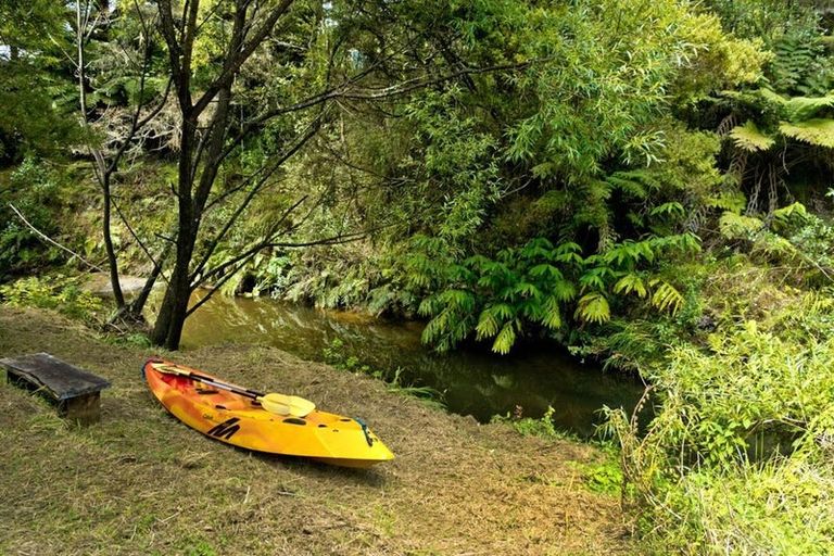 Photo of property in 86 Upper Waiwera Road, Puhoi, Silverdale, 0994
