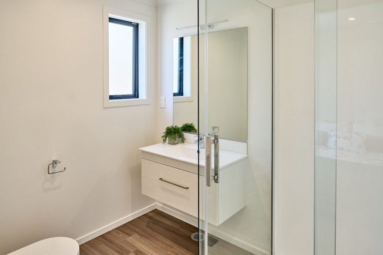 Photo of property in 18 Holystone Road, Whitby, Porirua, 5024