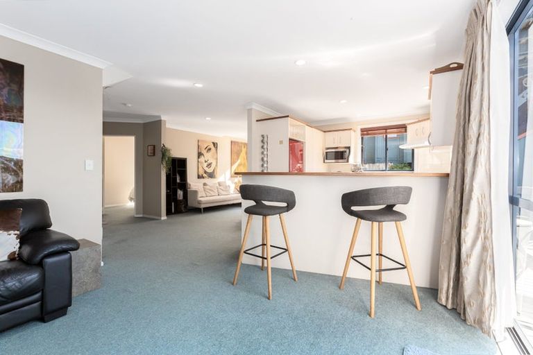 Photo of property in 295 Main Road, Tawa, Wellington, 5028