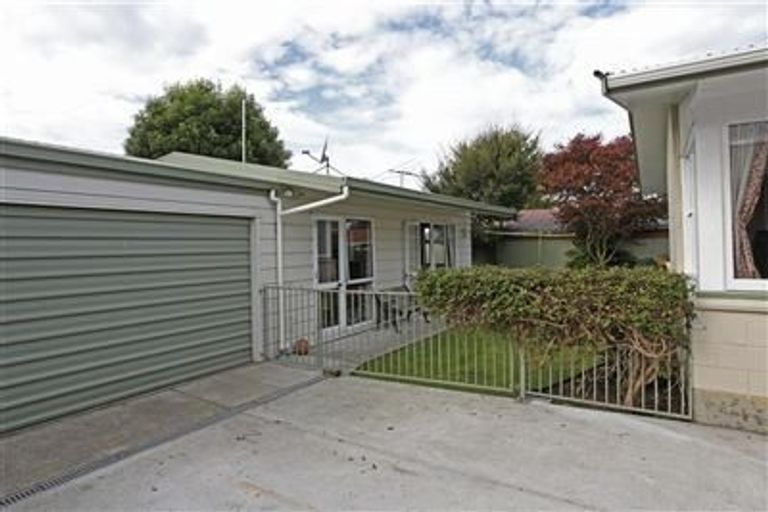 Photo of property in 84 Woodbury Street, Russley, Christchurch, 8042