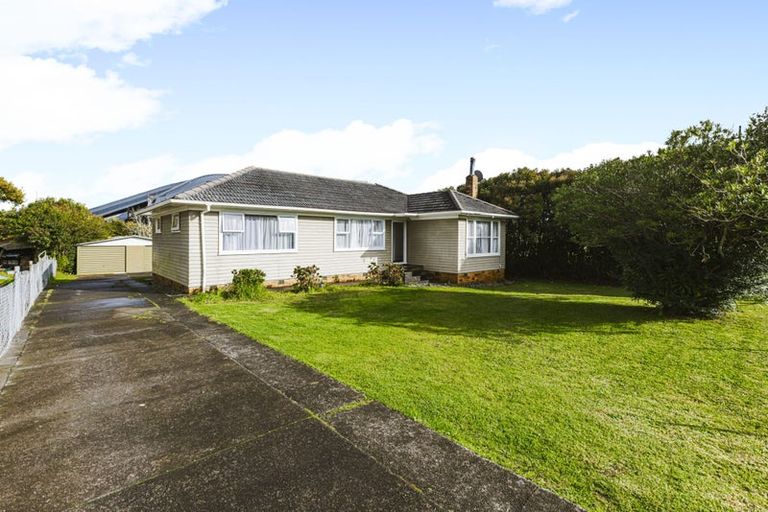 Photo of property in 5 Clendon Avenue, Papatoetoe, Auckland, 2025