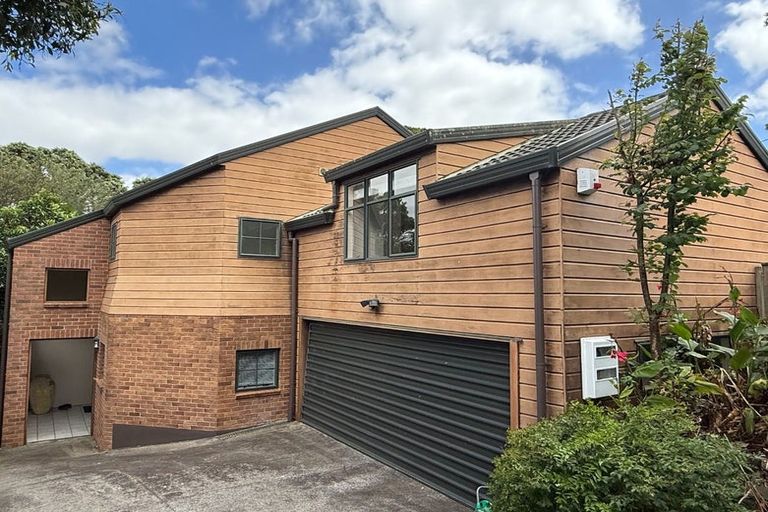 Photo of property in 2/119 Ocean View Road, Hillcrest, Auckland, 0627