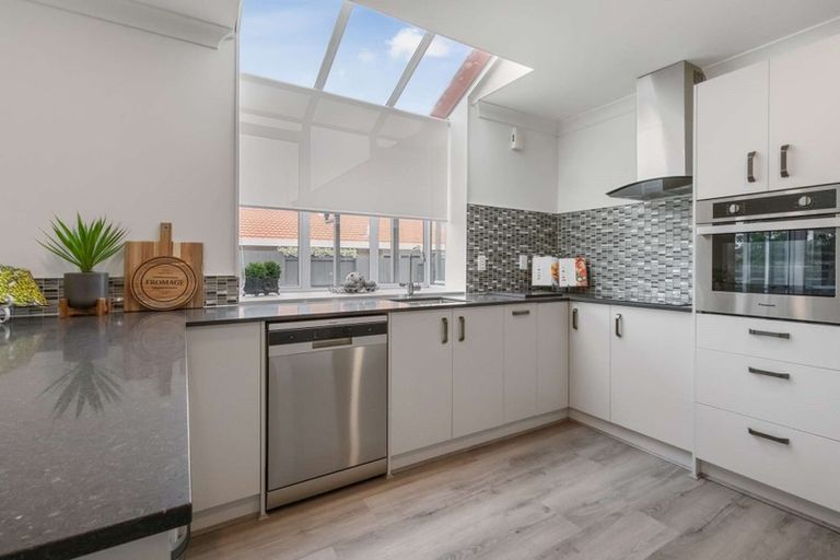 Photo of property in 35 Dalton Drive, Papamoa Beach, Papamoa, 3118