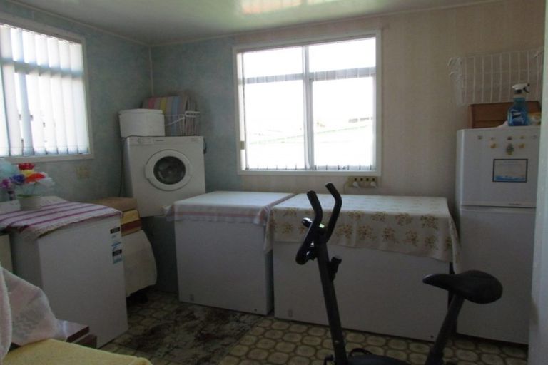 Photo of property in 143 Bartholomew Road, Levin, 5510