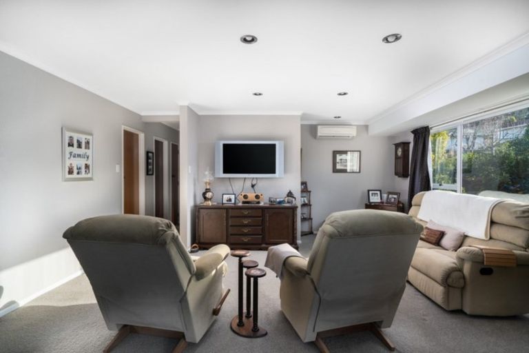 Photo of property in 7 Reeves Road, Acacia Bay, Taupo, 3330