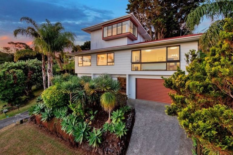 Photo of property in 29 Raymond Terrace, Northcote, Auckland, 0627