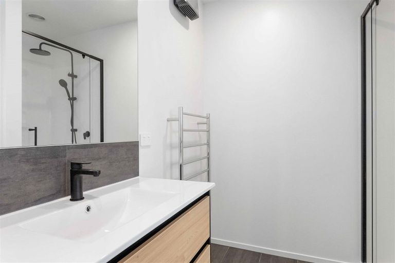 Photo of property in 14 Croydon Street, Woodend, 7610