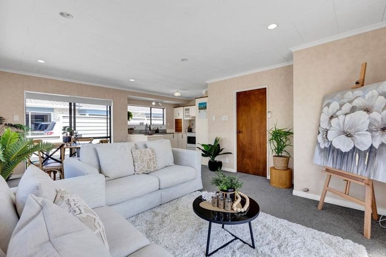 Photo of property in 28c Tukapa Street, Westown, New Plymouth, 4310