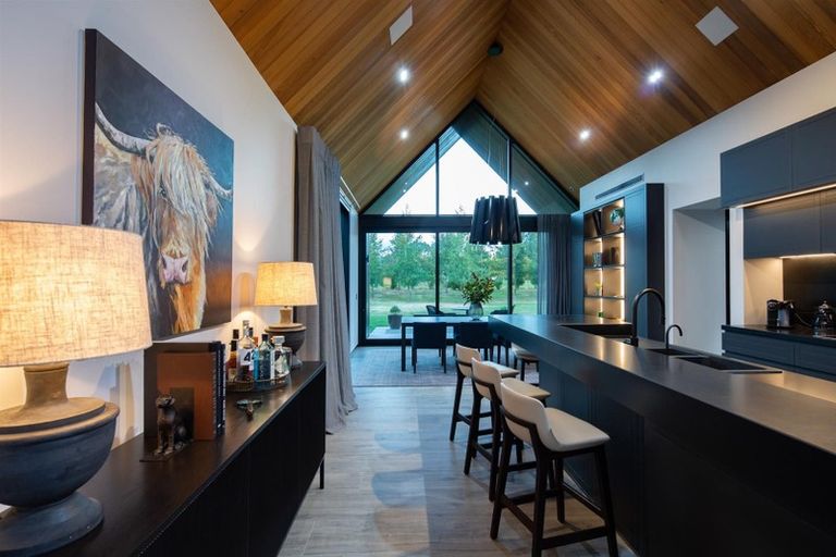 Photo of property in 3/130 Domain Road, Speargrass Flat, Queenstown, 9371