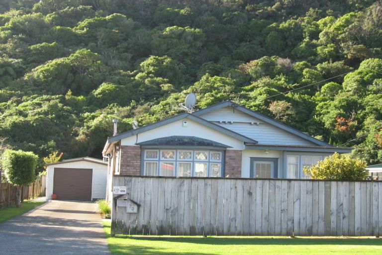 Photo of property in 73 Gillespies Road, Birchville, Upper Hutt, 5018