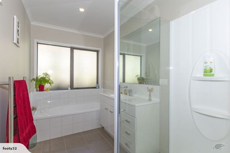 Photo of property in 18a Nathan Avenue, Paraparaumu Beach, Paraparaumu, 5032