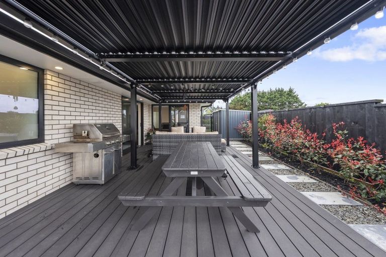Photo of property in 11 Te Rata Boulevard, Karaka, 2124