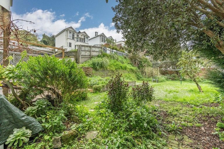 Photo of property in 6 Macbeth Street, Caversham, Dunedin, 9012