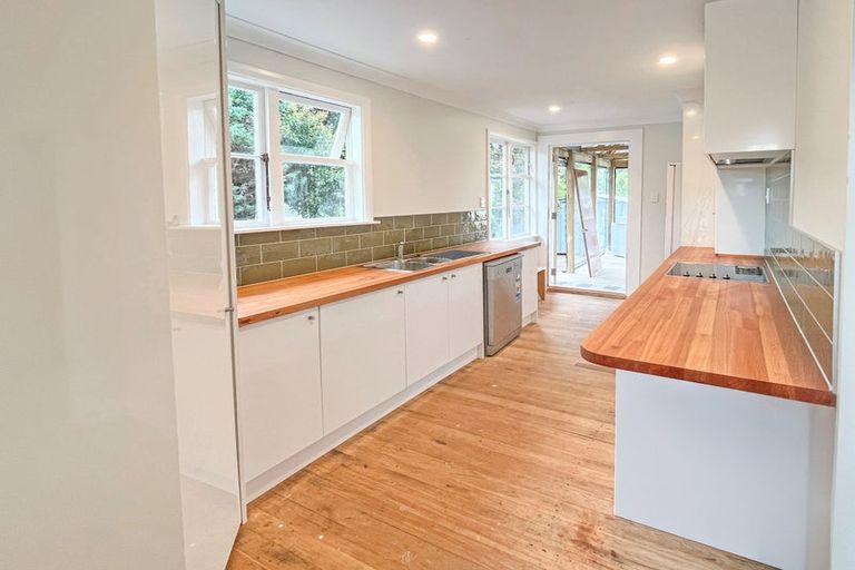 Photo of property in 28 Humber Street, Roslyn, Palmerston North, 4414