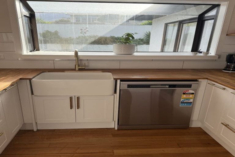 Photo of property in 18 Ruru Road, Otaihanga, Paraparaumu, 5036