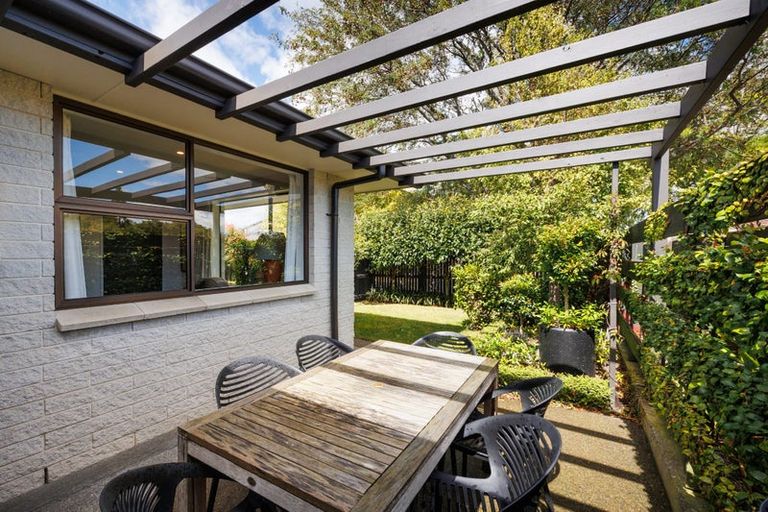 Photo of property in 8 Earl Place, Hokowhitu, Palmerston North, 4410