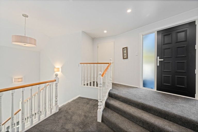 Photo of property in 37 Waikawa Road, Picton, 7220