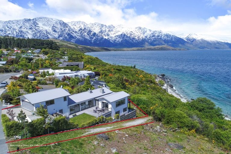 Photo of property in 62 Cedar Drive, Kelvin Heights, Queenstown, 9300