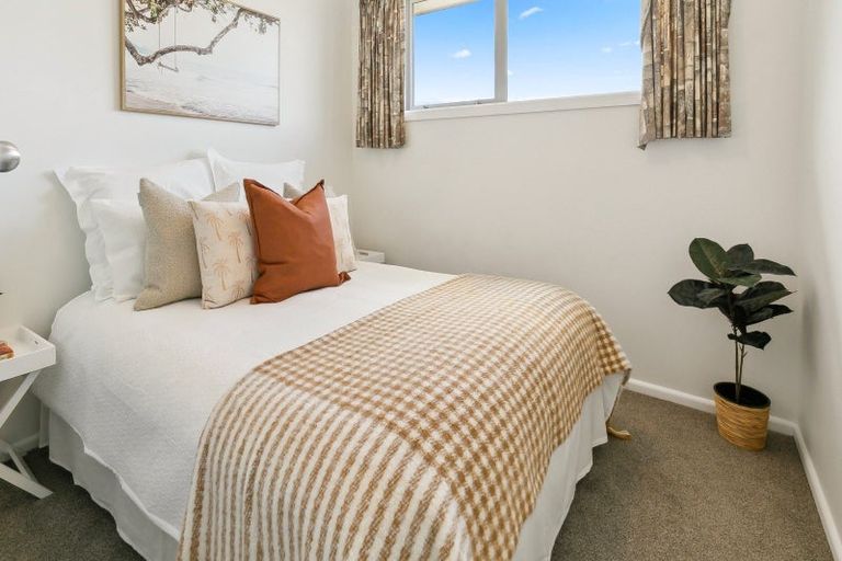 Photo of property in 3 Saint Aidans Way, Tawa, Wellington, 5028