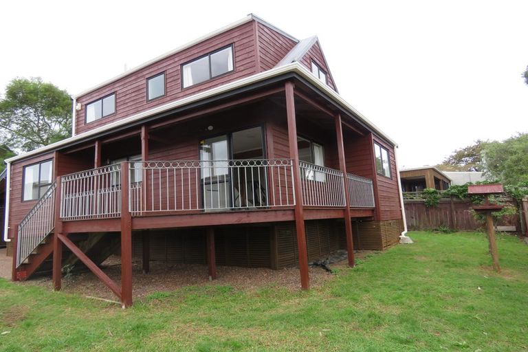 Photo of property in 2/115 Titirangi Road, New Lynn, Auckland, 0600