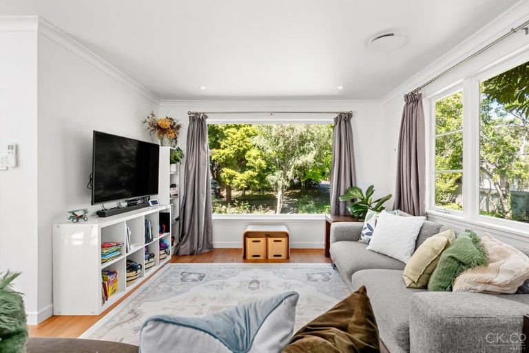 Photo of property in 7 Manuka Street, Stokes Valley, Lower Hutt, 5019