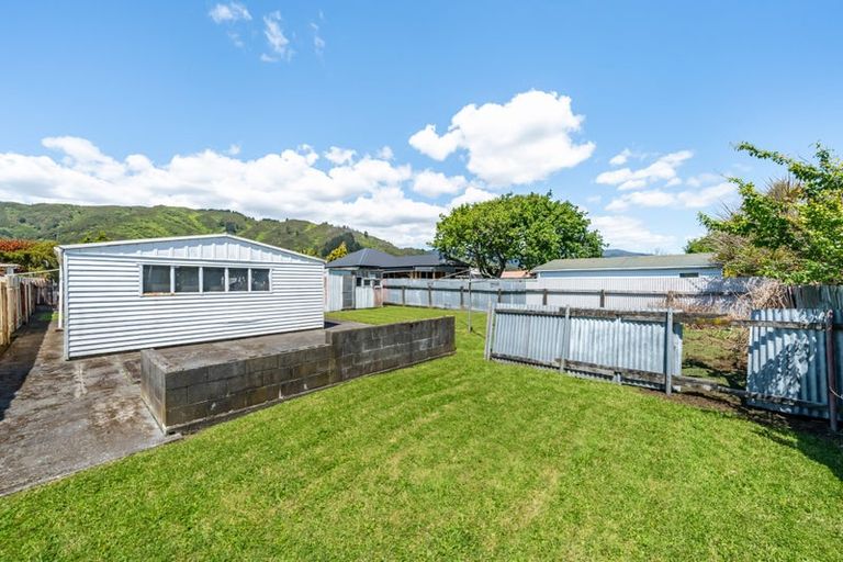 Photo of property in 73 Wellington Road, Wainuiomata, Lower Hutt, 5014