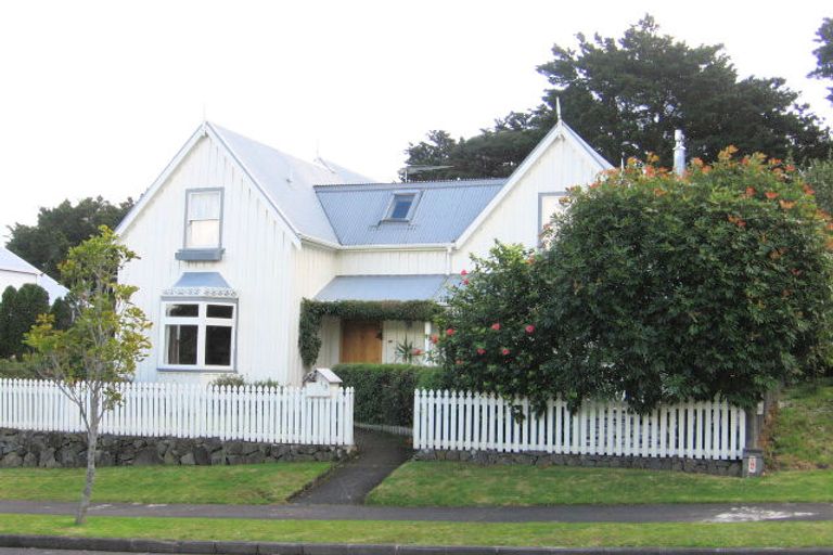 Photo of property in 13 Hakea Place, Totara Heights, Auckland, 2105