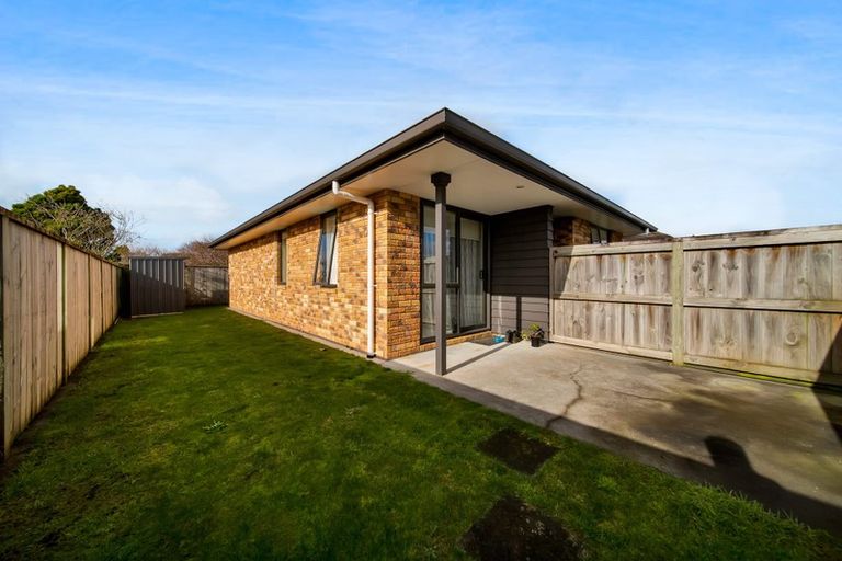 Photo of property in 10d Campbell Street, Hawera, 4610