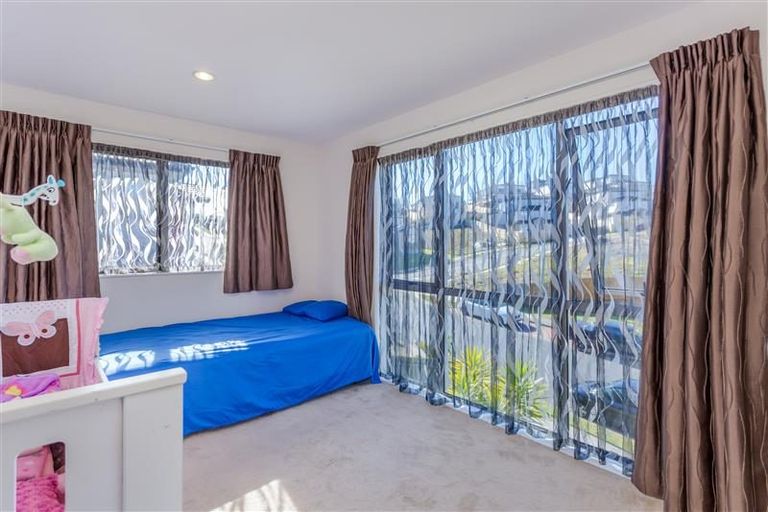 Photo of property in 39 San Marino Drive West, Henderson, Auckland, 0612
