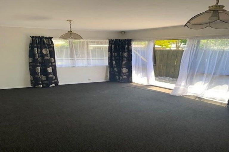 Photo of property in 209 Walter Strevens Drive, Conifer Grove, Takanini, 2112