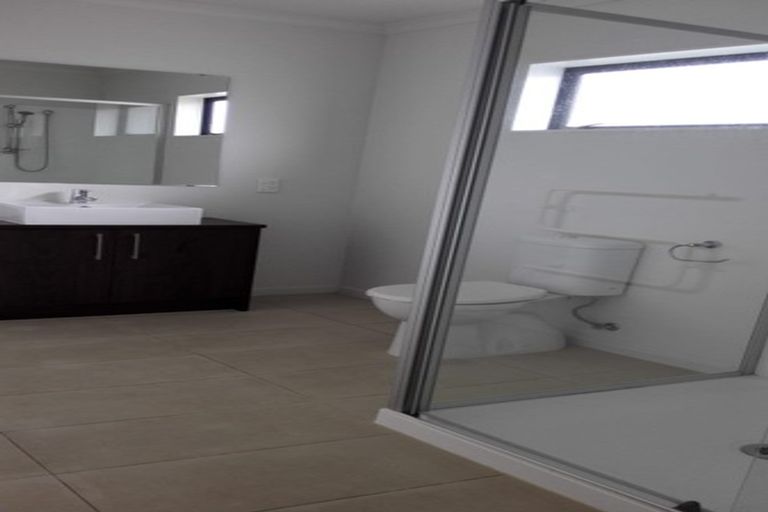 Photo of property in 4 Lane Cameron Place, Flat Bush, Auckland, 2019