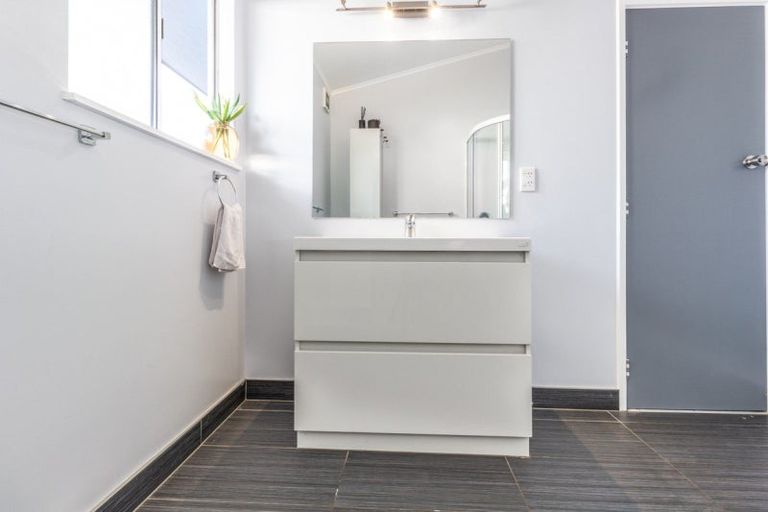 Photo of property in 576 Lowe Street, Camberley, Hastings, 4120