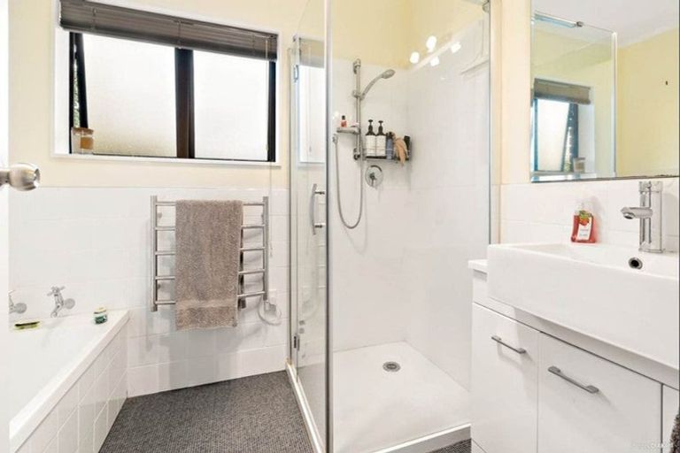 Photo of property in 1/132 Wellington Street, Pukekohe, 2120