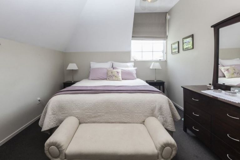 Photo of property in 1/244 Memorial Avenue, Burnside, Christchurch, 8053