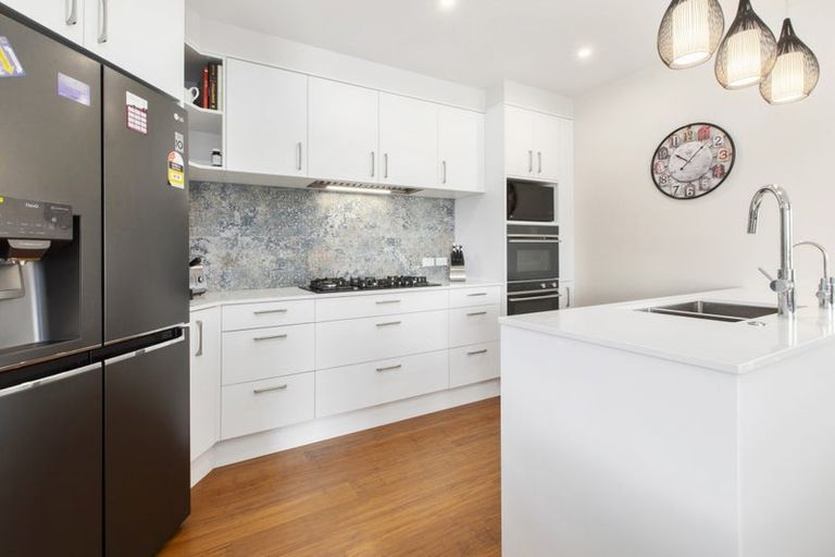 Photo of property in 53 View Road, Houghton Bay, Wellington, 6023