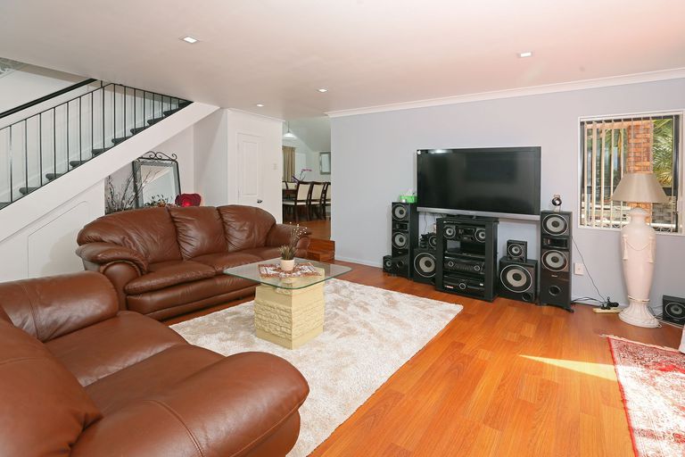 Photo of property in 8 Chardonnay Rise, Henderson, Auckland, 0612